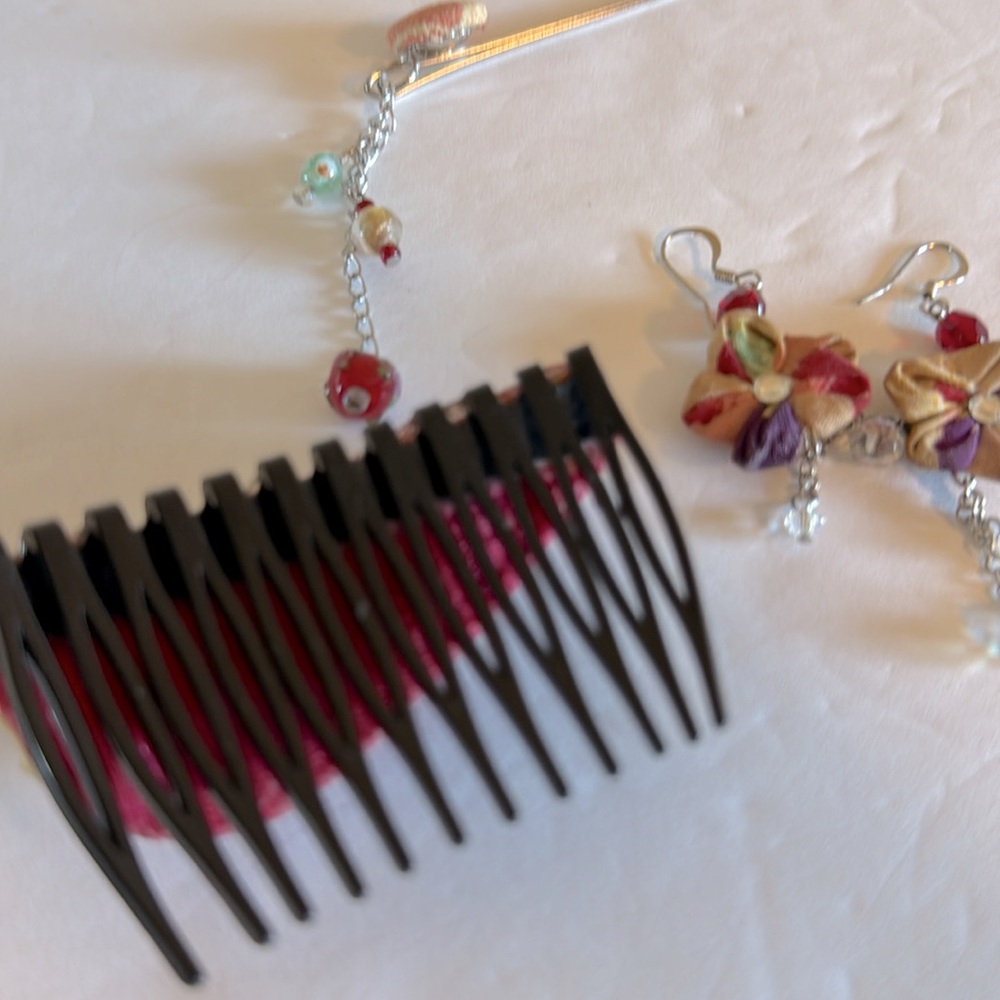 Bundle Of Japanese Hair Accessories and earrings Handmade - Picture 3 of 8
